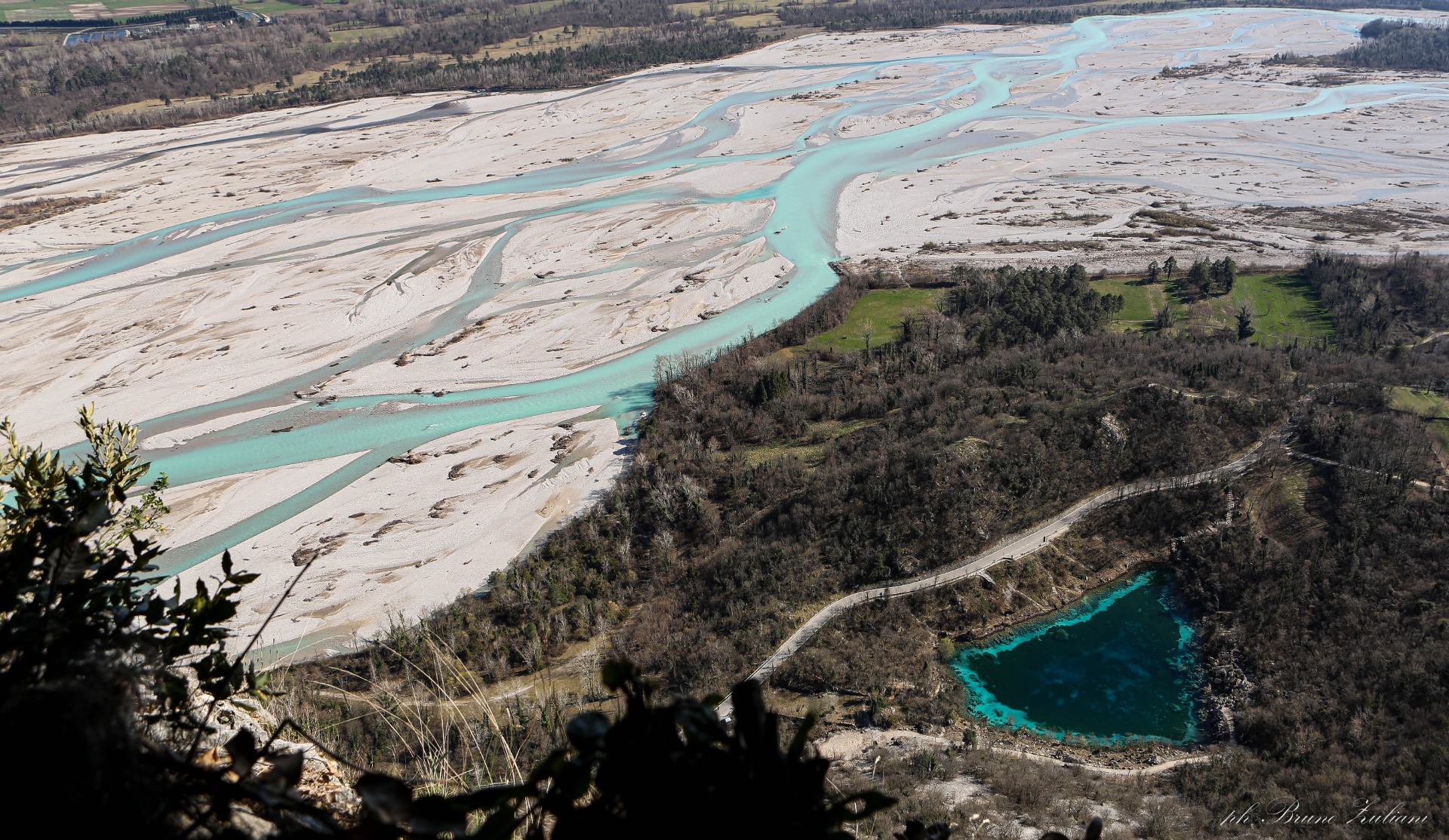 Lago di Cornino.  e fiume Tagliamento.